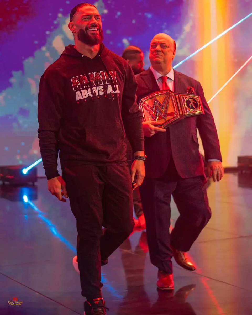 THEE GREATNESS 🐐☝🏼
#RomanReigns #PaulHeyman 
#WWERaw

[📸/diegofernandophotography]