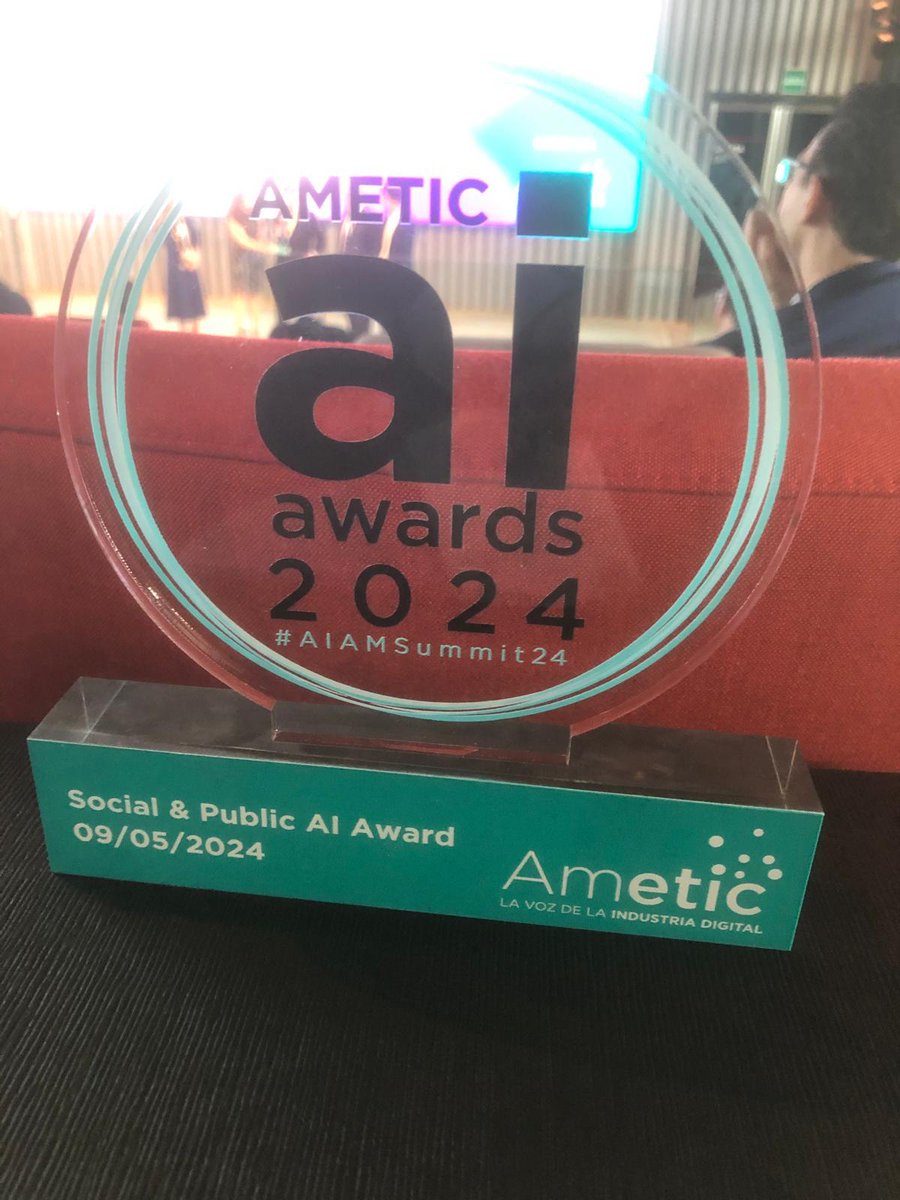 ITCL Centro Tecnológico ha se ha alzado con uno de los ‘Premios #IA de @AMETIC_es 2024’ que identifican, valoran y reconocen los proyectos y experiencias más destacados de la aplicación de la #InteligenciaArtificial en el ámbito social y profesional. itcl.es/itcl-noticias/…