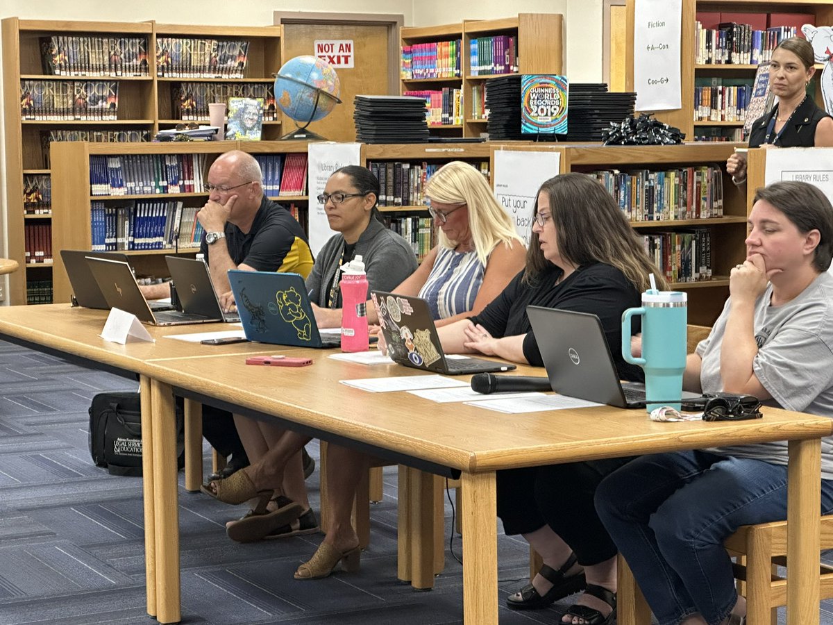 CartwrightSD's tweet photo. The Project Citizen Showcase is happening at Desert Sands Middle School, Academy of Journalism and Communications. Our scholars are presenting excellent projects on community issues that matter. Get inspired by their creativity and dedication to making a difference! 🏫🌍 #ProjectCitizen #CommunityEngagement #DesertSandsMS