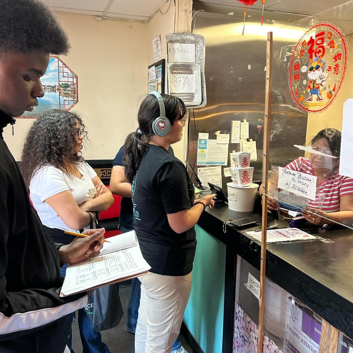 dfoceans's tweet photo. Another great round of #PlasticFreeCities business canvassing in Little Havana with @HealthyLH! @miamiseniorhigh students educated about plastics and surveyed plastic use, reaching 9 restaurants. Next week we will drop off plastic-free samples and sustainability recommendations! https://t.co/ZP7jBqrwyN