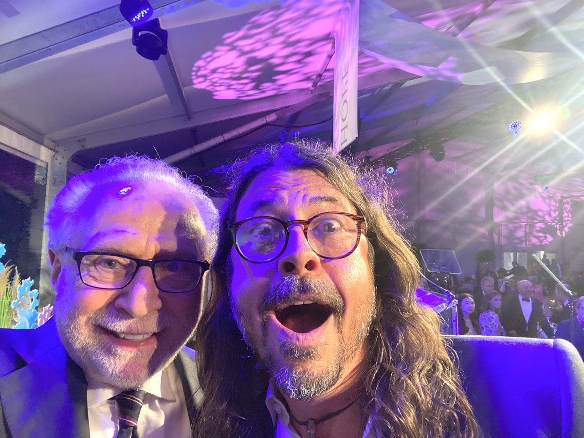 Congratulations to my new friend Dave Grohl, the lead singer of the @foofighters, for receiving the History, Heroes & Hope Award at last night’s Ball for the Mall dinner celebrating the National Mall in Washington. He’s very nice.