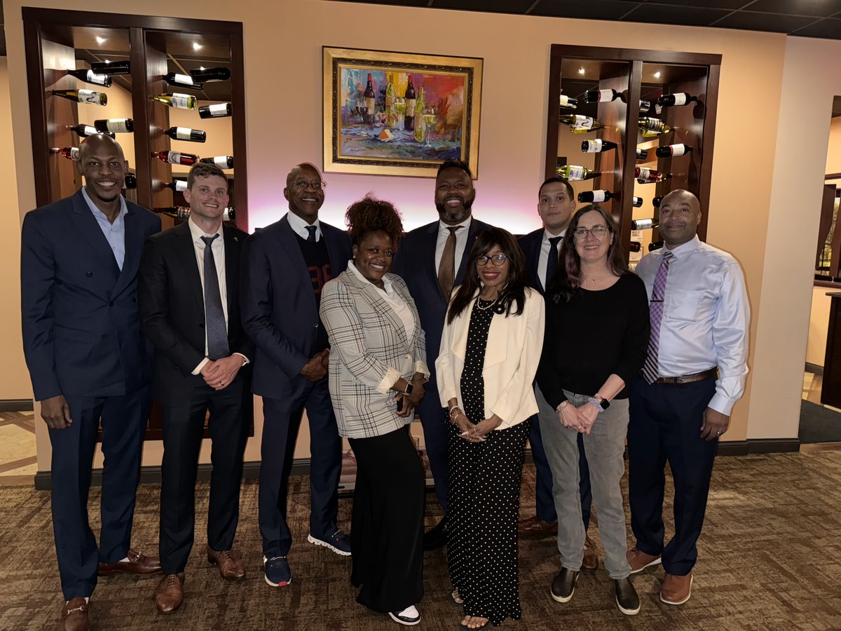 And another thank you to our bill sponsors @RepKamBuckner @RobertJPeters and @RepKellyCassidy for meeting with our Board Chair Edwin Moses and championing investment in sports-based youth development. #SportForGood
