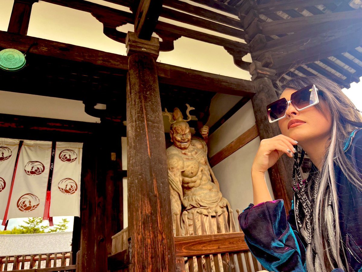 GiuliaIsBetter's tweet image. taking in the views.