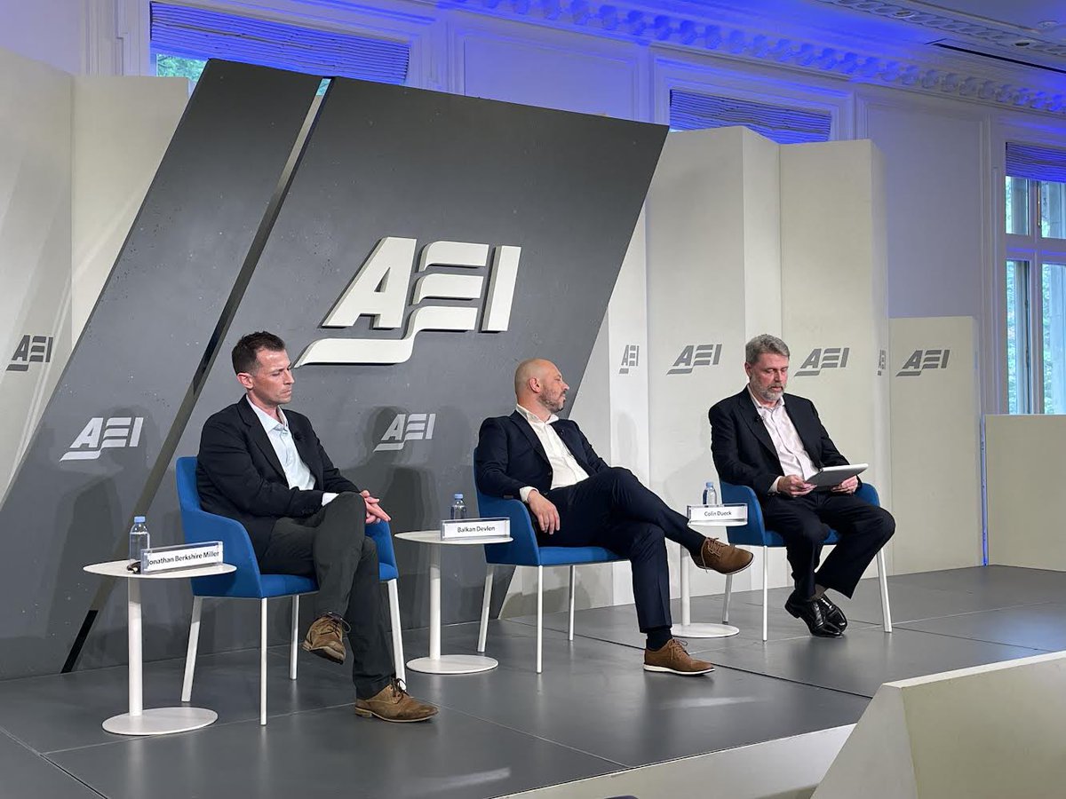 It was a great pleasure to talk with Colin Dueck alongside @jbmllr at @AEI @AEIfdp yesterday on the current state and the future of #Canada - #US relations. Many thanks to our hosts for their support and hospitality. @MLInstitute @CNAPS_ @KoriSchake Link to the video in the…