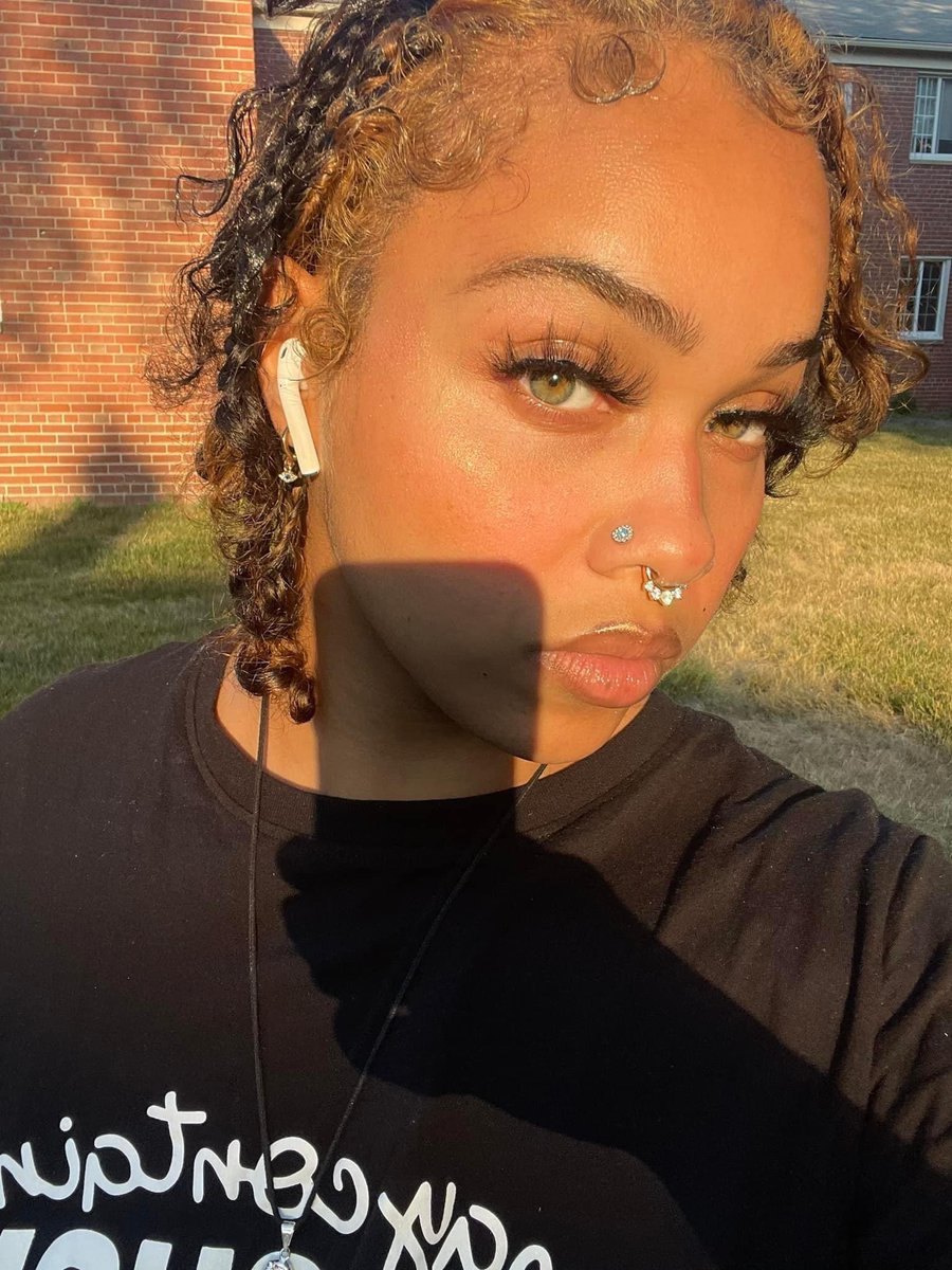 TXBADGYAL's tweet image. Been wearing my real hair out more