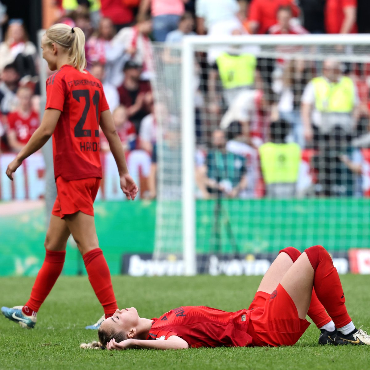 Kopf hoch und Respekt für eine ganz starke Saison, @FCBfrauen 👏 #DFBPokalFrauen #FCBWOB #DFBWomensWeek 📸 Getty Images