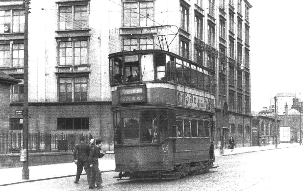 OldGlasgow.com
A Tram passing the Blind Asylum Building in Saracen Street Possilpark, Glasgow Circa Early 1950's
OldGlasgow.com