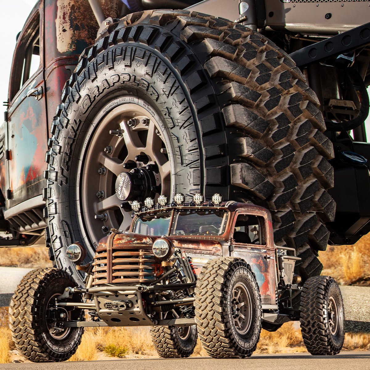 Mobbing the desert just got a lot more fun. Courtesy of the 40-inch #TrailGrappler. 🏜️