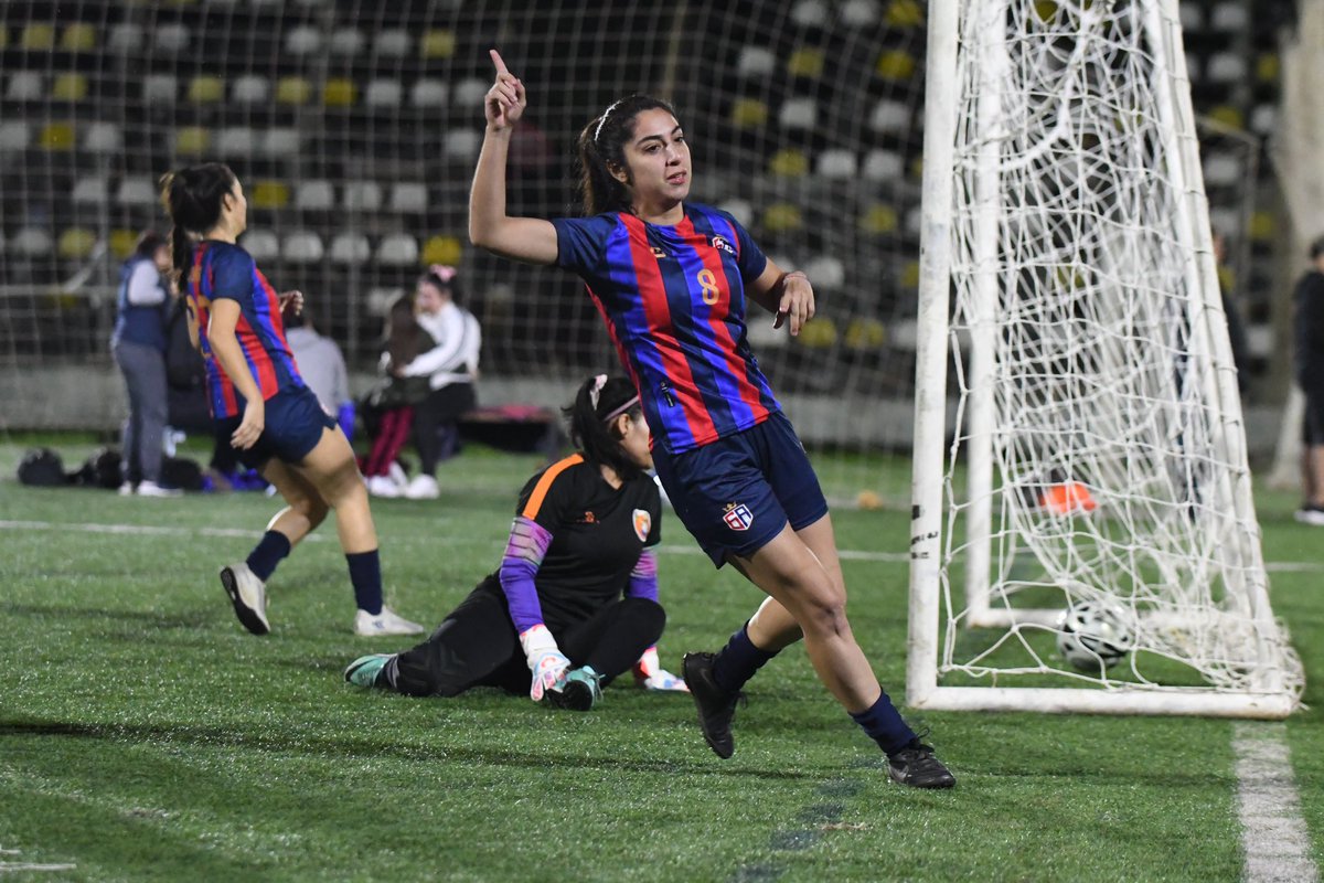 Postales del partido de ayer 📸⚽️🔥
GA vs Canarias Fc
.
.
.
<a href="/ligadetuiteros_/">Más Liga</a>