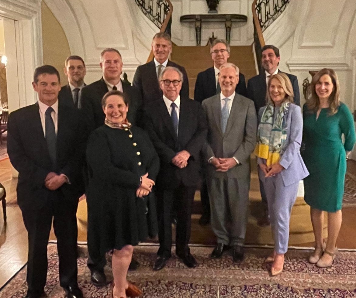 Durante 54a Conferencia de Washington sobre las Américas del @ASCOA, Emb Valdés recibió a miembros del Council, junto a Dan Erikson, Asistente Especial del Pdte para Asuntos del Hemisferio Occ., y Mark Wells, Subsec Adjunto Principal de Oficina de Asuntos del Hemisferio Occ.,DoS