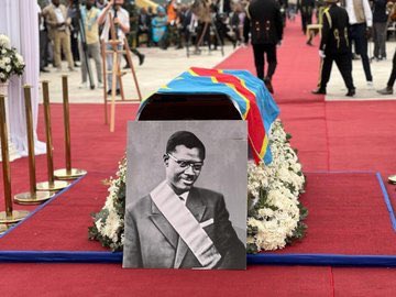 This gold crowned tooth is the only remaining body part of Patrice Lumumba. The Belgian policeman who oversaw the disposal took the tooth as a TROPHY.

Last month, the  people of the DR Congo got to bury the tooth