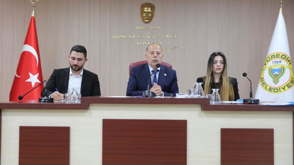 CHP'li Adana Yüreğir Belediye Başkanı Ali Demirçalı, yeğeni Hasan Aydoğan'ı Belediye Başkan Yardımcısı olarak atadı