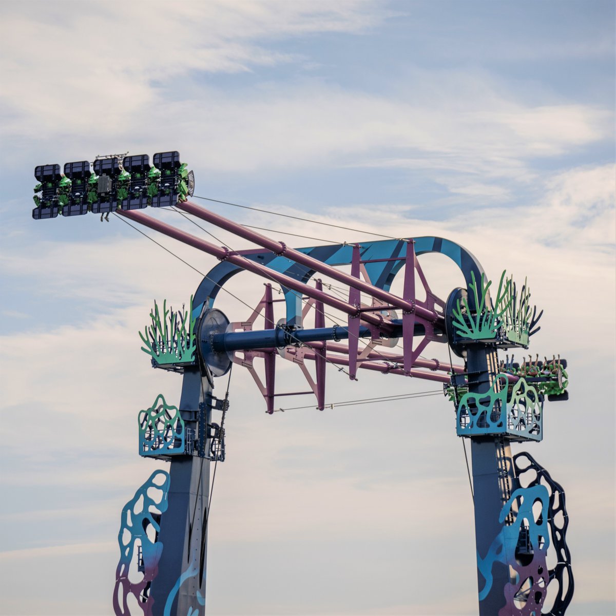 We've got the urge... the urge to Tidal Surge. 📍 SeaWorld San Antonio