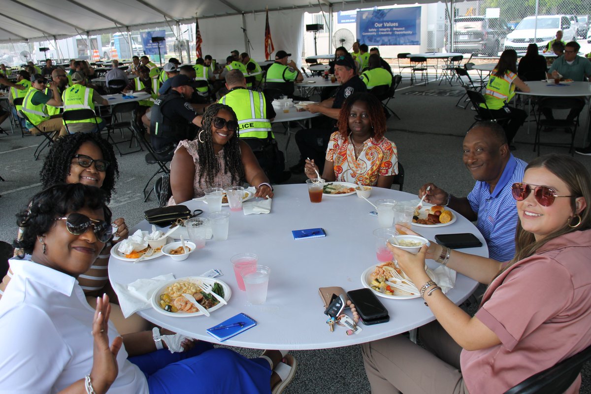 @GaPorts President and CEO Griff Lynch hosted a Southern-style meal, complimented by Leopold’s ice cream, this week to say “Thank You” to the Georgia Ports Team during several Employee Appreciation events. During these meetings, Lynch also took the opportunity to provide the…