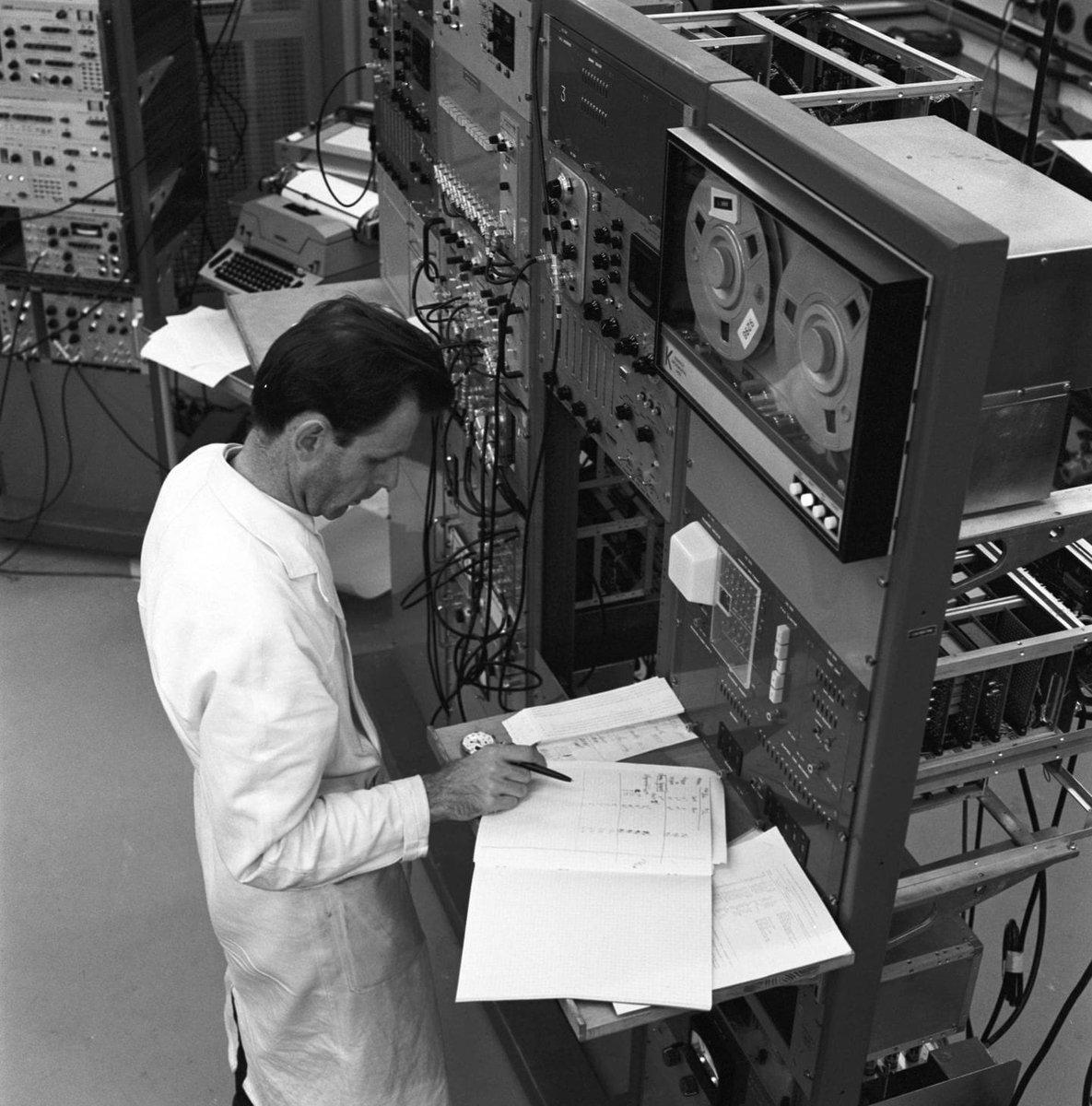 The nucleus as a laboratory
#CERN70 – Part 8

#ThrowbackThursday to the Isotope Separator On-Line (ISOLDE) in 1967.

ISOLDE combined chemical and electromagnetic methods to produce radioactive beams of a single isotope, an innovative technique that made ISOLDE unique in the world…