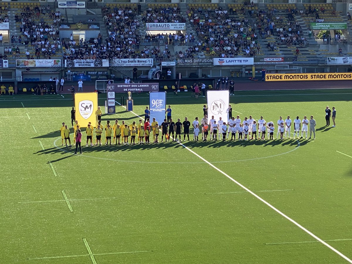 En place pour la finale de la Coupe des Landes de football ! Stade Montois / Étoile Sportive Montoise .