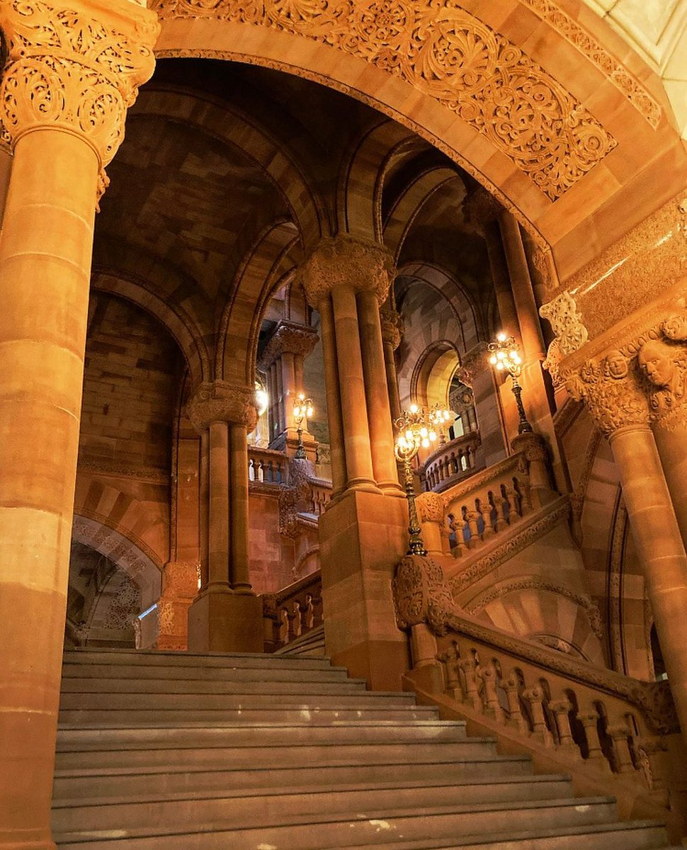 From a natural mystery in Orchard Park to alluring architecture in Albany, you never know what you’ll find in NY! Discover unique & unusual things to see & do: bit.ly/4baachT 1. 📸: @jaredpaxton_ / 📍 Eternal Flame Falls 2. 📸: @ray.roams / 📍 Million Dollar Staircase