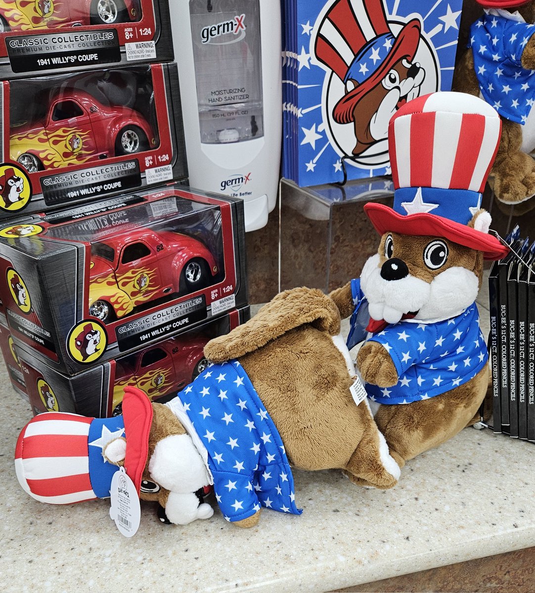 MikachuTuhonen's tweet image. On my way to FWA, just stopping by at Buc-ees to eat some beaver tail ❤️