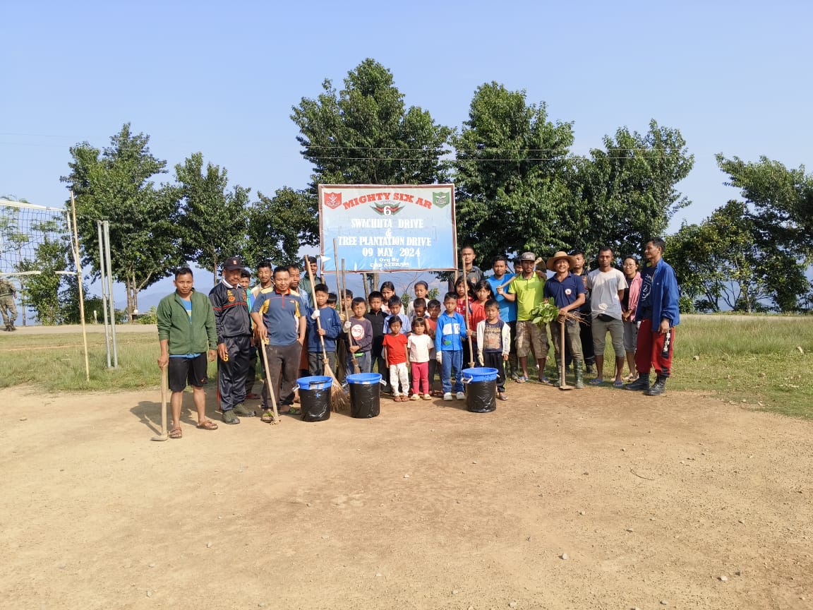 ASSAM RIFLES ORGANISES CLEANLINESS AND TREE PLANTATION DRIVE AT MANIPUR #AssamRifles organised a cleanliness and tree plantation drive in Azuiram Village of Tamenglong District of #Manipur on 09 May 2024. Approximately 50 people including Security Personnels, Community Members…