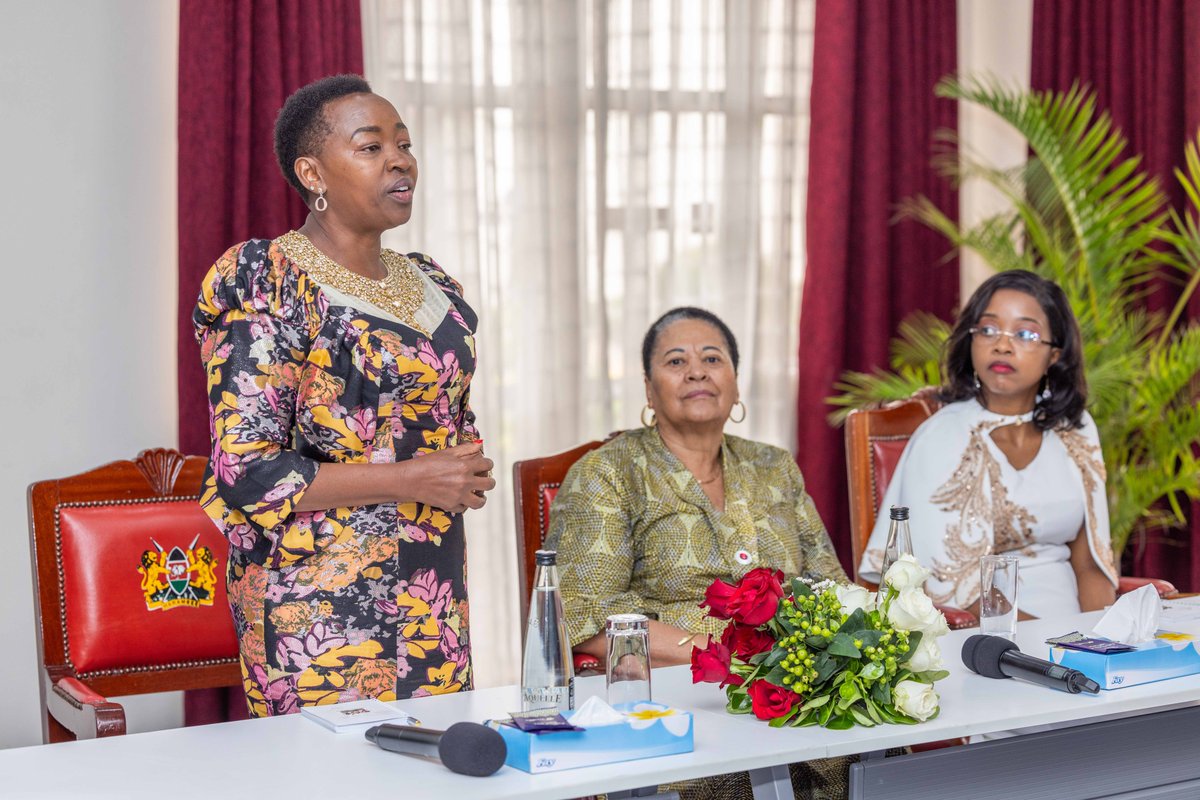 Today, I had the privilege of hosting H.E. Mrs. Sustjie Mbumba, the First Lady of the Republic of Namibia, and Madame Philile Thulile Dlamini, the Spouse of the Prime Minister of the Kingdom of Eswatini, for an insightful session on the Joyful Women Organisation's Table Banking…