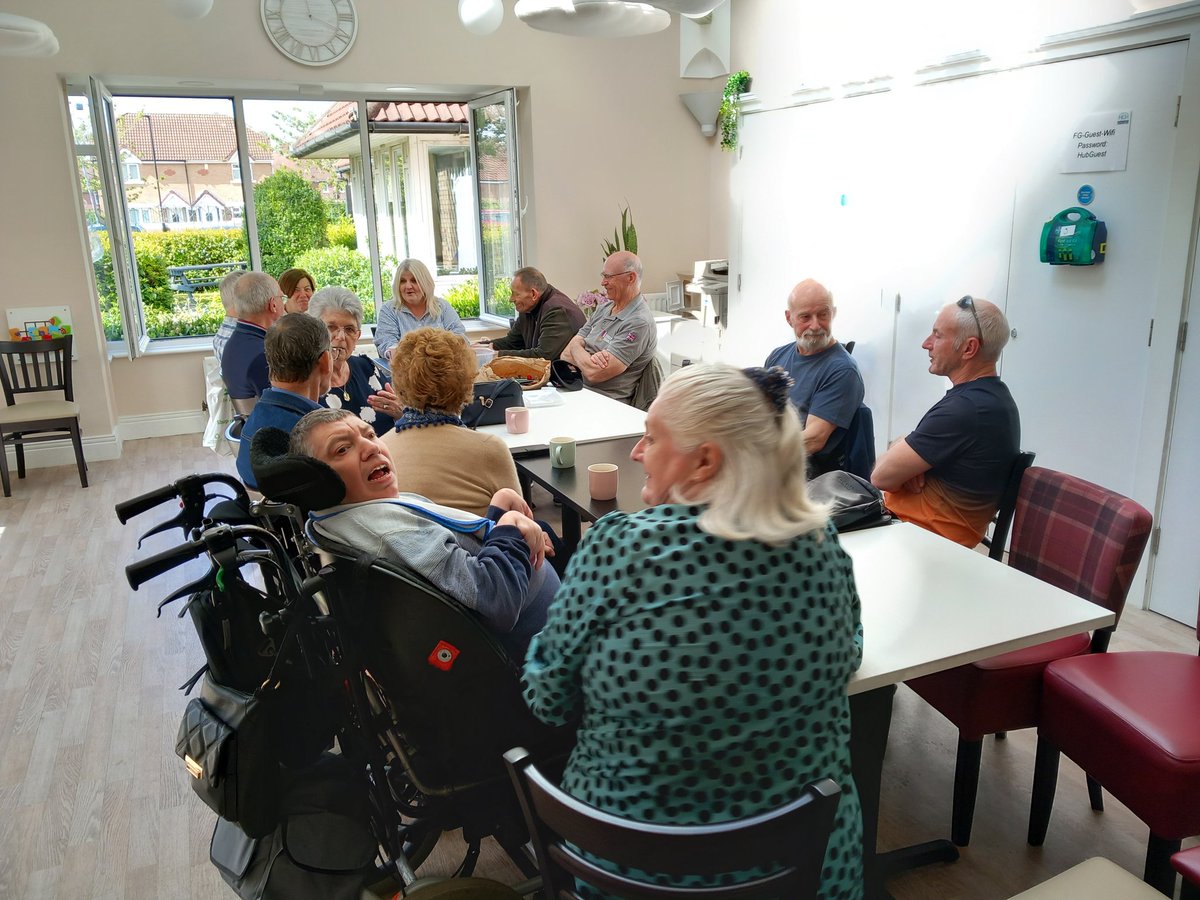 Great morning at the Op Veteran 'Pull up a Sandbag' today, thanks to the Military Veterans' Cycling and Activities Club for popping in, with a guest appearance from Cllr Linda Bell. Thanks also to the team at Howdon Community Hub for the kindness and hospitality 🤗🙏