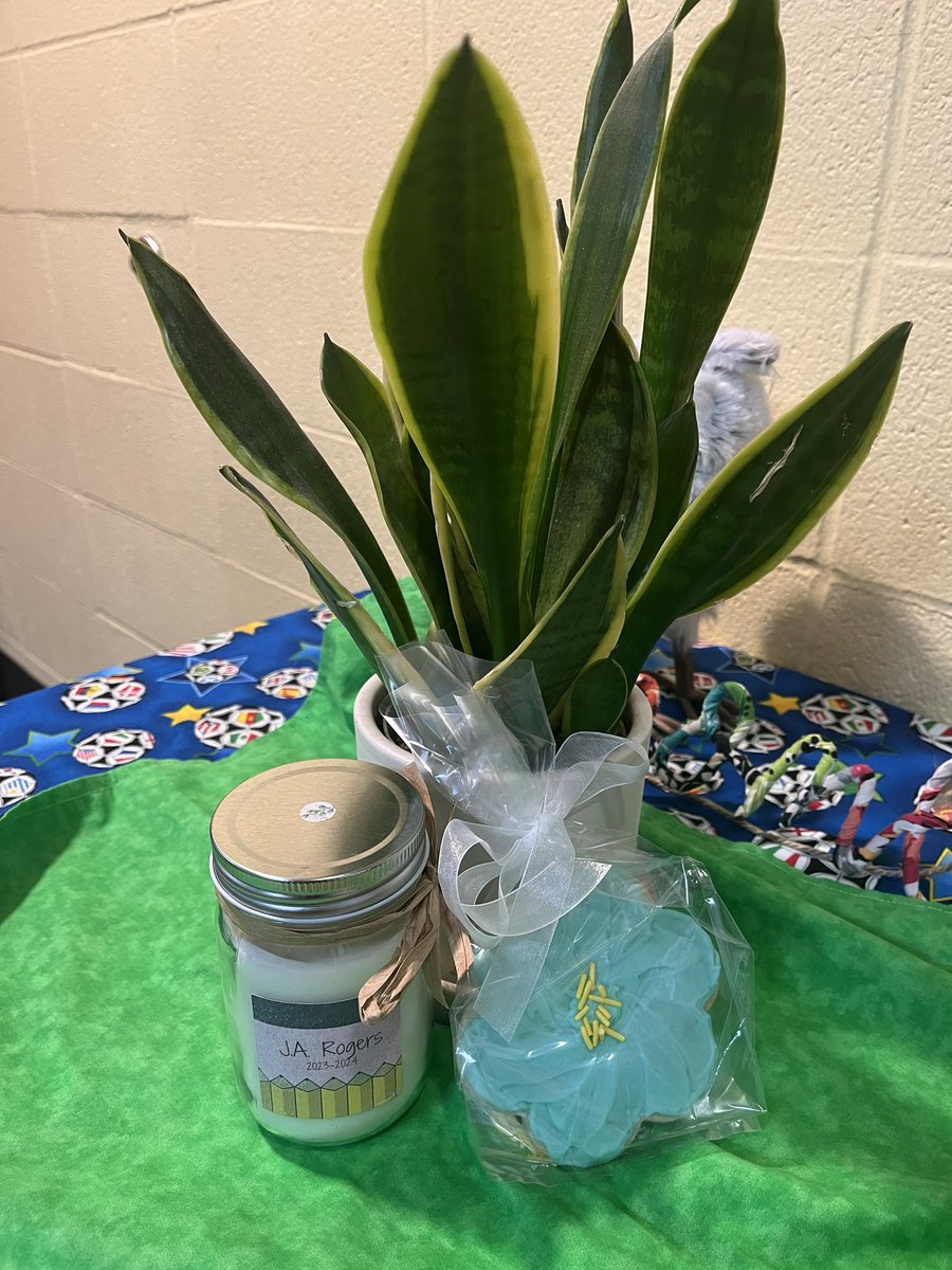 Every morning <a href="/KCPS_Rogers/">KCPS Rogers</a> our staff is surprised with something AMAZING!! We received new JA Rogers t-shirts, personalized drink glasses,  homemade cookie &amp; calming scented candles. All of these were made with 🖤💛🦅 LOVE! <a href="/kcpublicschools/">KCPS</a> #TeacherAppreciationWeek2024