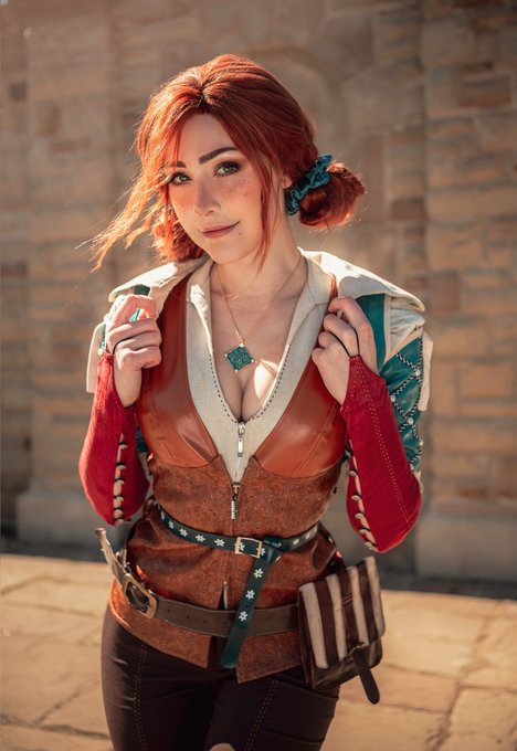 According to the council, your feed needed more Triss Marigold 😌🔨  📷 @shutter_owl https://t.co/0xbgF