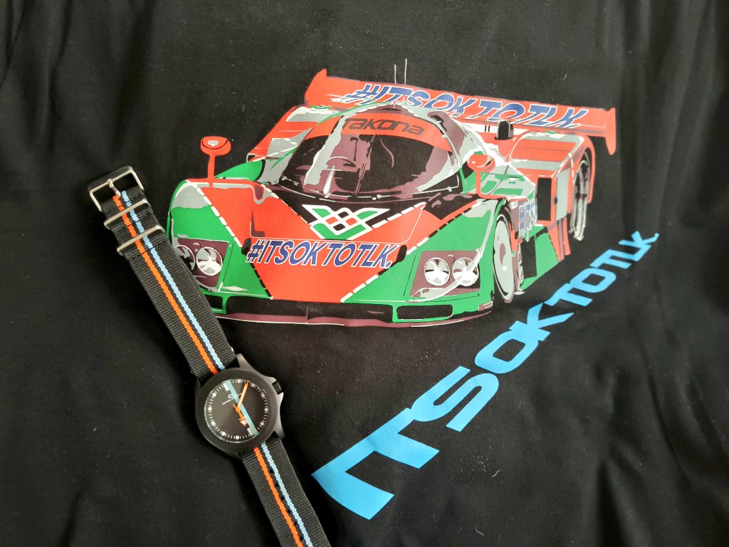 Always nice to match the colours of your t-shirt and watch 😊😉
#teamOmologato #itsoktotalk