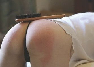 게을러진 나를 보고

“요새 많이 흐트러진거 너도 잘 알지?”

“..!” 잠시 뜨끔 하고는
“네에…”

“그래, 네 손으로 팬티까지 다 벗고
 무릎위에 엎드려”

헤이헤졌음을 혼나고 싶은 밤이다아…

#펨키 #스팽 #스팽키 #spanking #spank #일플 #유플 #슈가대디 #리틀 #훈육 #회초리 #생활관리 #체벌