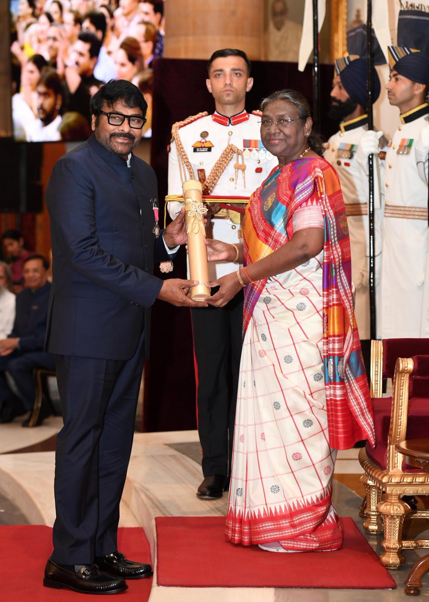 #PadmaVibhushanMegastarchiranjeevi GAARU ♥️✊ What a Proud Moment For the Telugu Film Fraternity And Indian Cinema 🎦 #PadmaVibhushan @KChiruTweets Gaaru ✊♥️