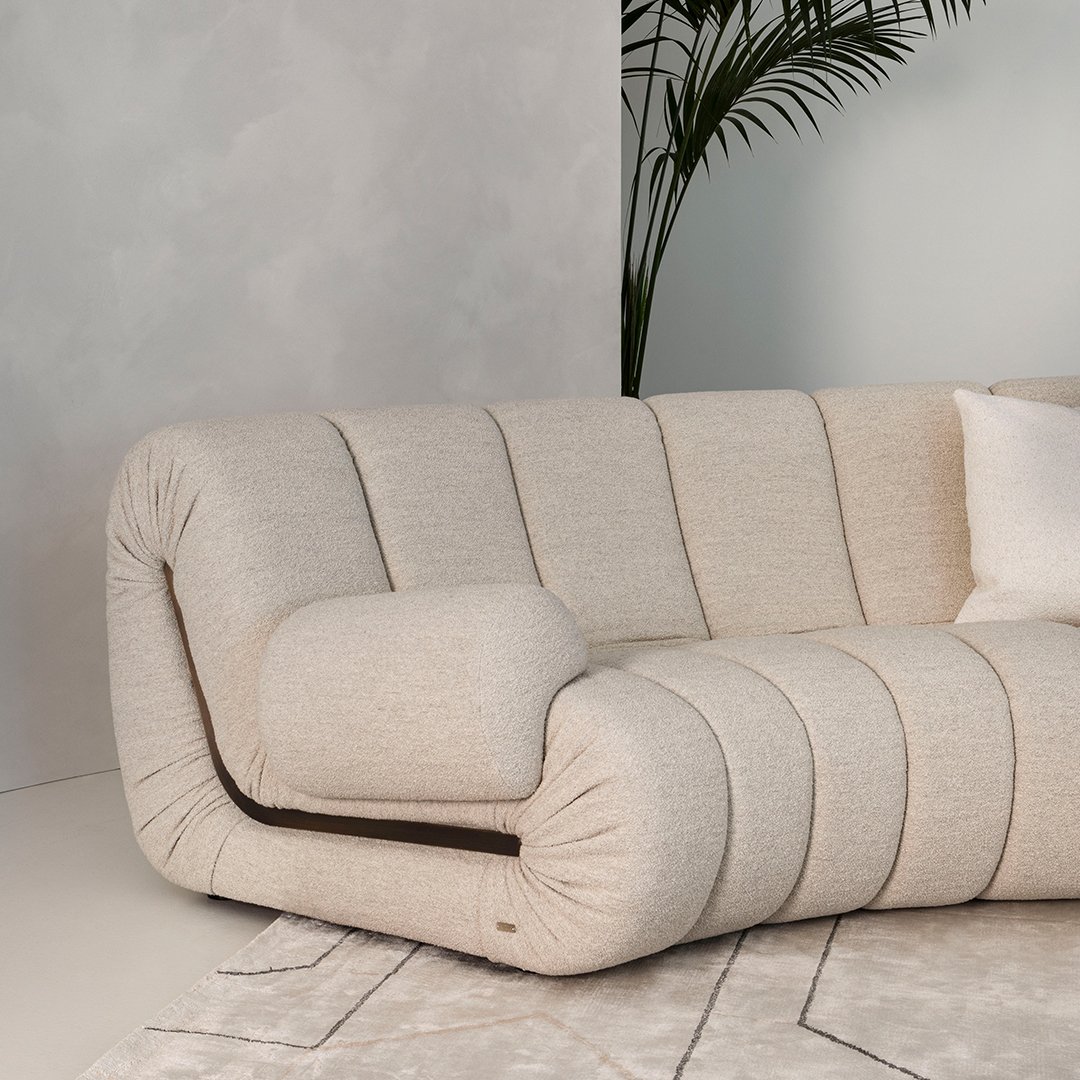Snake sofa. Its curved design creates a dynamic and captivating appearance. 

#Rugiano #LuxuryLiving #InteriorDesign #livingspace #livingdesign #design4all #HomeDecor #FurnitureDesign #MadeInItaly #SofaCollection  #moderninteriors