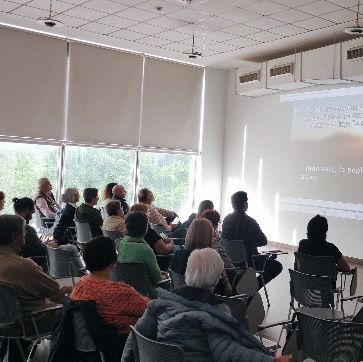 Estamos pasando la tarde en #Solares charlando sobre el #SaharaOccidental #VacacionesEnPaz y voluntariado. Gracias a las participantes, al CC Ramón Pelayo, al Ayto. de Medio Cudeyo y al CIFP La Granja por la acogida. cantabriaporelsahara.com/vacaciones-en-… #SaharaLibre