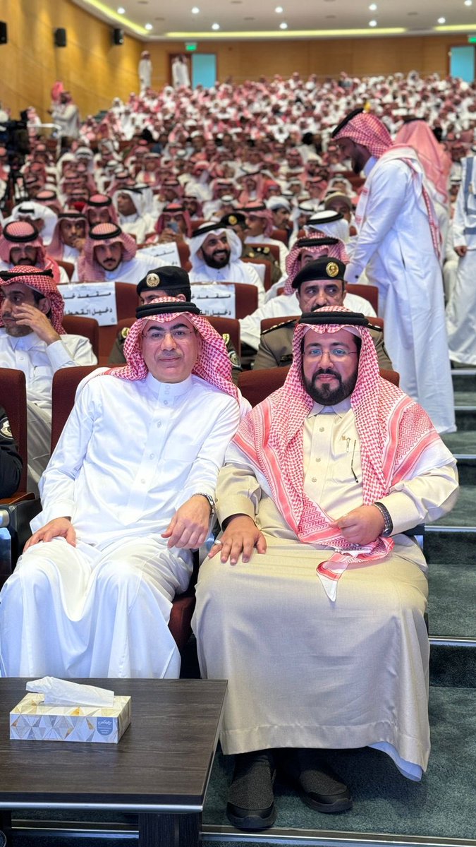 #صورة 📸 

الشيخ : عبدالله بن فهد ابن دليم
والشيخ : سعيد بن حسين بن مشيط .