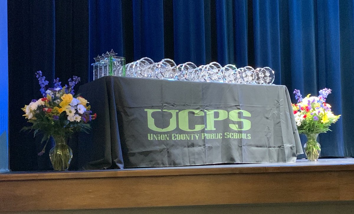 The stage is set for the 2024 U Awards! @UCPSNC @AGHoulihan