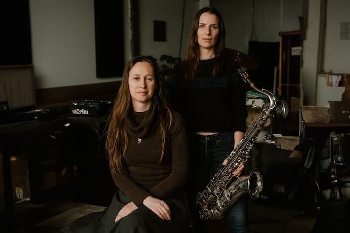 On most of the album’s tracks, Bell and Rogers play into dark waters and deep rifts in the earth, but on “Twin Pollux,” they play into the stars. buff.ly/4bgnauE