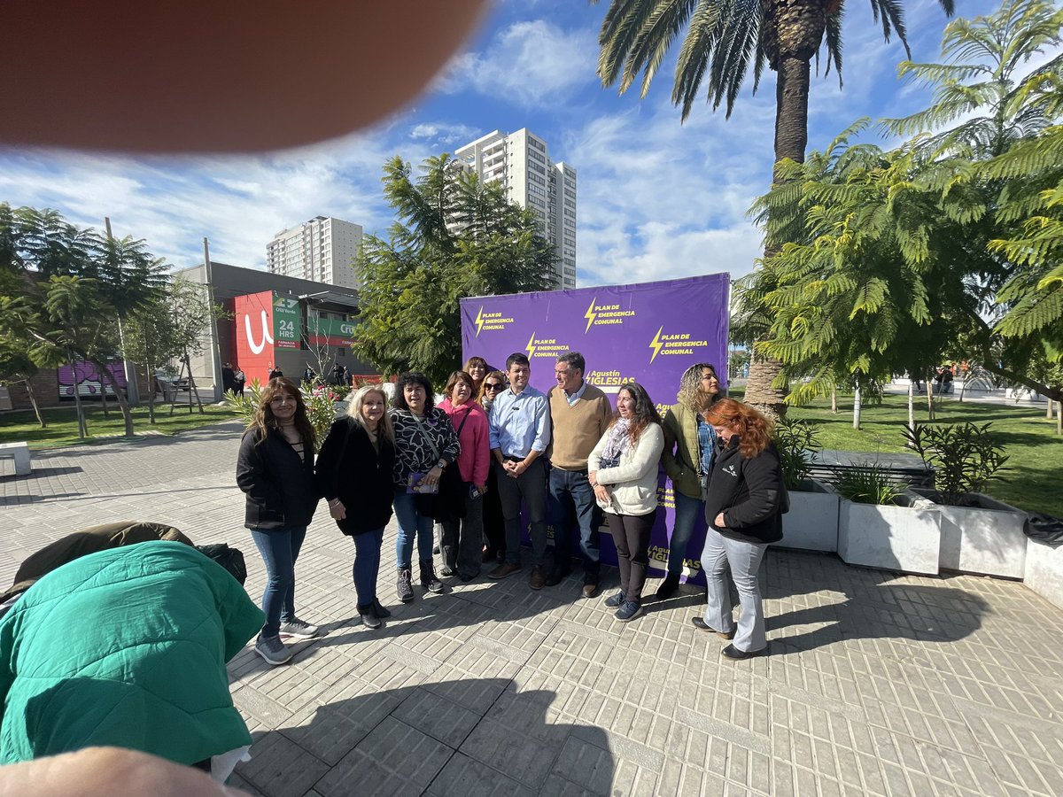 Hoy me reuní en #Independencia con varias víctimas de la delincuencia. Entiendo la desesperación de los vecinos y por eso participé en el lanzamiento del programa de emergencia comunal que propone el concejal y futuro alcalde @aiiglesiasm.