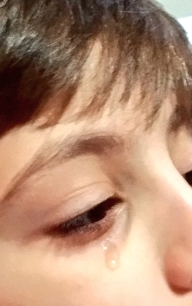 Ai goal della @OfficialASRoma le urla di mio figlio Leonardo, 7 anni, le hanno sentite in tutta la Calabria... queste, invece, sono le sue lacrime alla fine di una grande partita  💛❤️
#BayerRoma  #UEL
#ASRoma