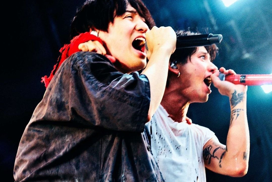 【必見】ONE OK ROCK の映像が5月10日に放送されるテレビ朝日系「ミュージックステーション」にて流れる。“令和の衝撃コラボパフォーマンス” と題しOfficial髭男dismもクレジットされていることから、2022年のROCK IN JAPAN FESTIVAL から「Wasted Night」がオンエアされる可能性が高い。