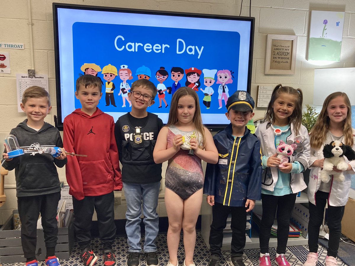 It’s Career Week in first grade! Check out these future Vets, Architects, Fashion Designers and more! 👮🏾‍♀️🧑🏻‍🍳🧑‍🚒👩‍🔬
#careerday #whenIgrowup