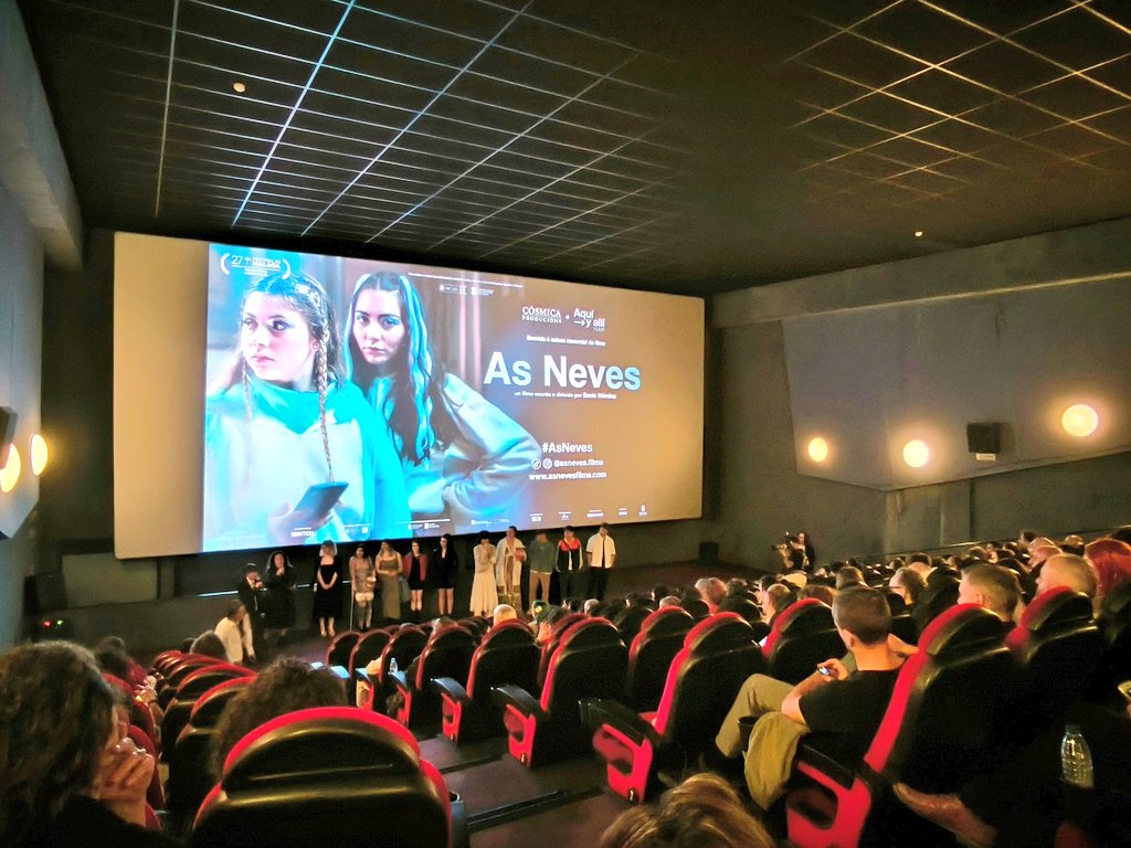 Hoxe estivemos na pre-estrea do filme 'As Neves', dirixido brillantemente por @sonia__mendez, producido por Cósmica Producións e da man da gran @NatiJuncalP 💜😍✨ A partir de mañá venres 10, nos cines! Ide vela!

#CinemaGalego #CinemaEnGalego