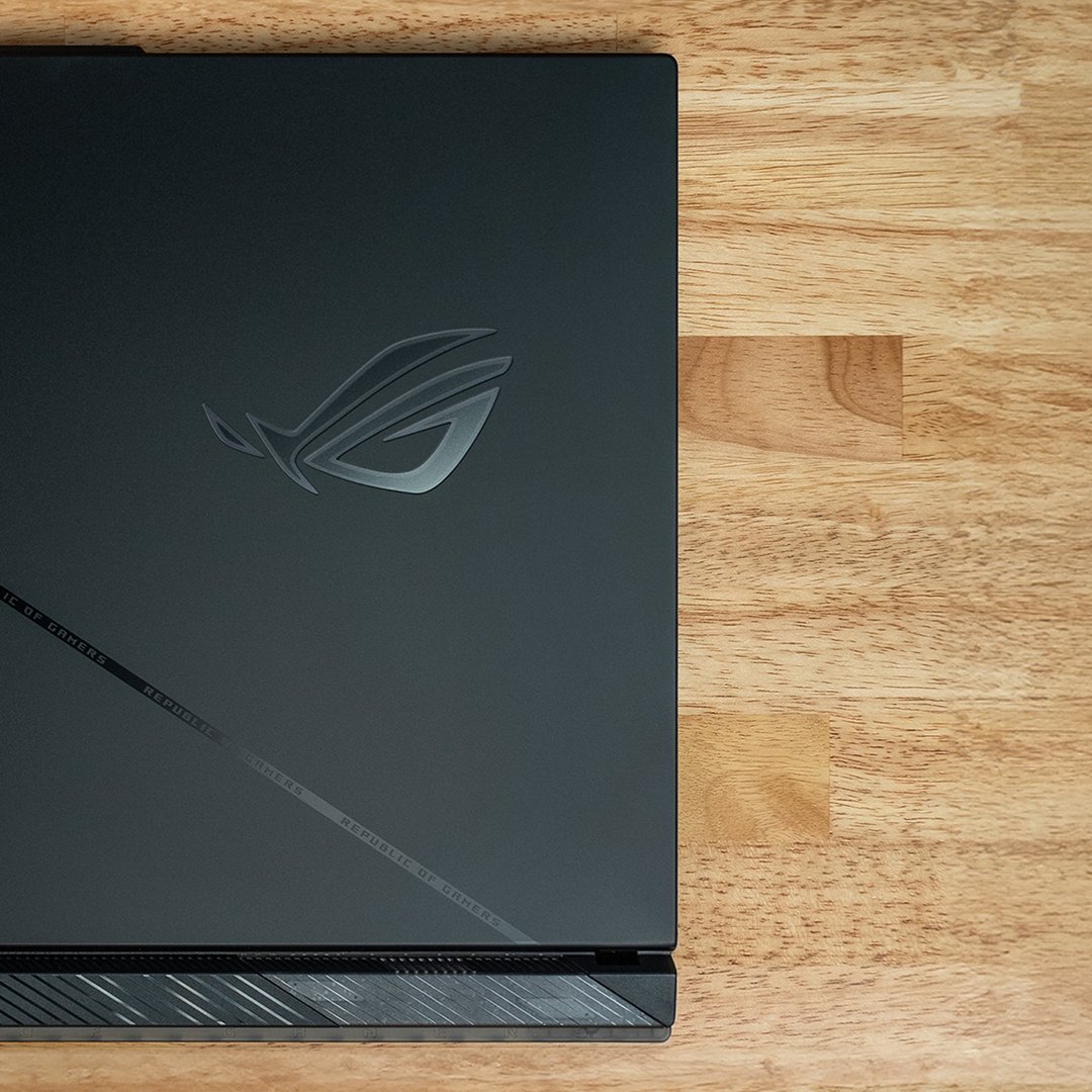 The @ASUS_ROG Strix Scar 18. 💻 Peak performance meets efficiency thanks to the #IntelCore i9 processor (14900HX). You’re going to want to try it for yourself. intel.ly/3WCKspQ