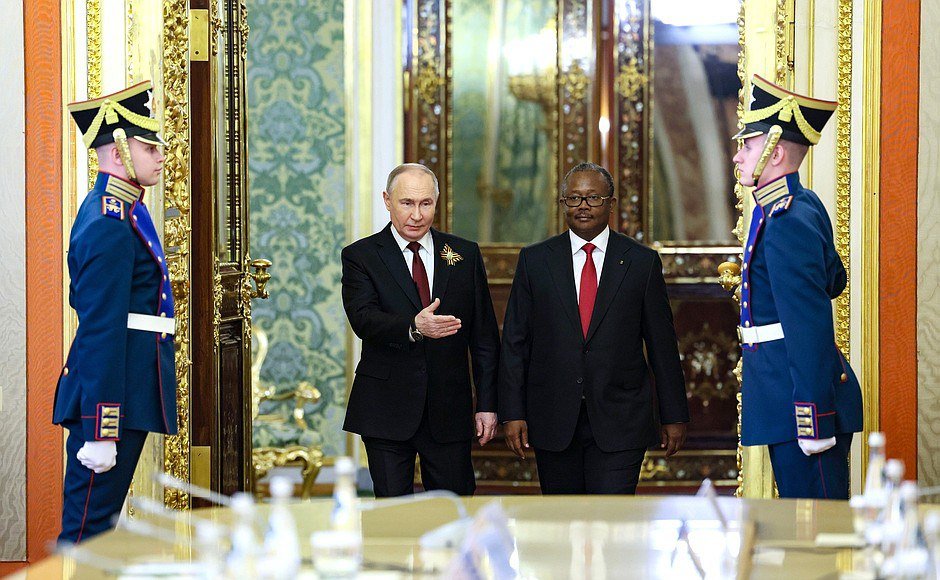 🇷🇺🇬🇼 President #Putin during talks with President @USEmbalo:

💬 Russia & Guinea-Bissau have demonstrated solidarity when dealing with urgent matters on the global agenda & share close positions on the emergence of a multipolar world order.

t.me/MFARussia/20156

#RussiaAfrica