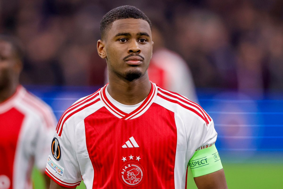 🚨 BREAKING from <a href="/FabrizioRomano/">Fabrizio Romano</a>:

Arsenal are pushing to sign Jorrel Hato from Ajax. 💎

He’s one of the main names on the list. 🇳🇱

Arsenal believe they’re front-runners to sign him! ♾️

Via <a href="/TransferSector/">Transfer Sector</a>. ⚡️