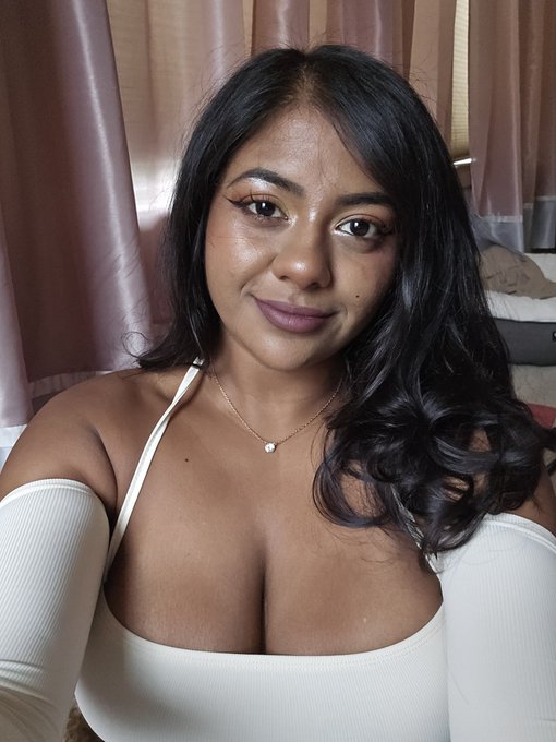 GOING LIVE TONIGHT @ 7PM CST!!  https://t.co/QrU8kZnciv You don't want to miss this one... https://t