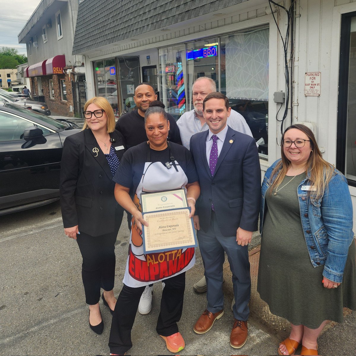 Thrilled to join Brewster Mayor Schoenig and members of the Brewster Chamber of Commerce to welcome Alotta Empanada to the community! Make sure you try their buffalo chicken empanada! #openforbusiness