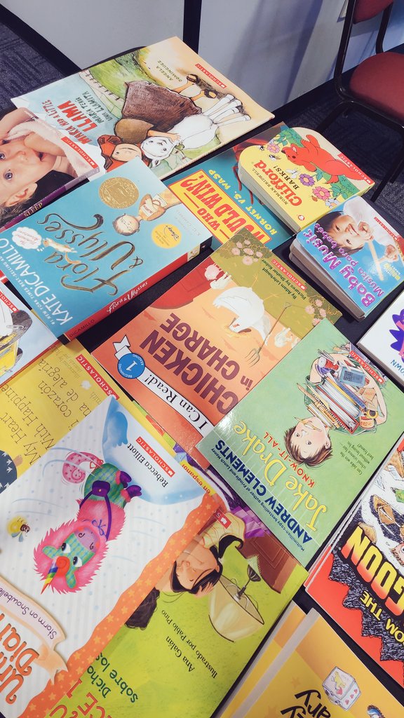 karangotpf's tweet photo. What a fantastic ESOL Family event  by Sarasota County Schools!
The room was full of students and parents learning about the many resources the community has to offer to our families 📚

@LeerPara3ro 
@SuncoastCGLR 
@ThePattersonFdn 
#THISBOOKISCOOL 
@svegapicTPF https://t.co/5gyXIXdJeP