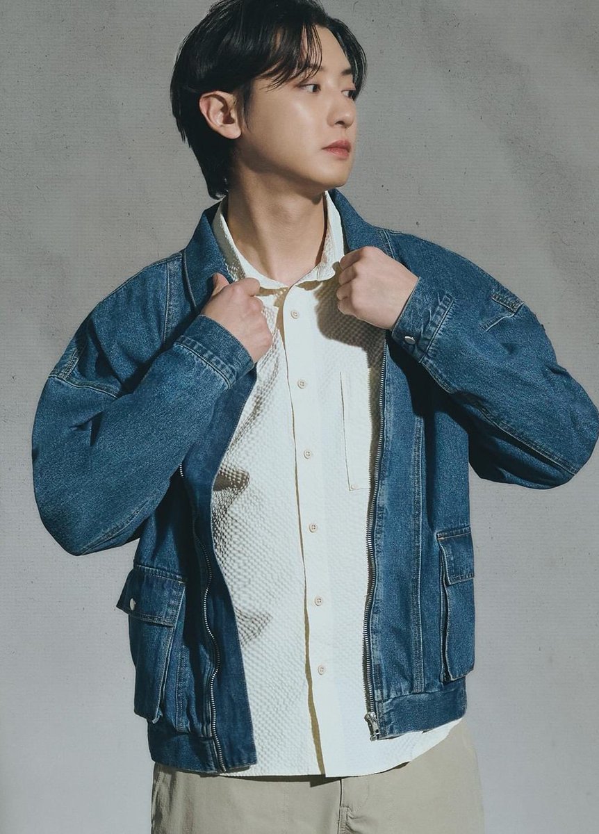 yeolmeissa's tweet photo. THE MOST HANDSOME PRINCE 😭💛 https://t.co/yaU89Zwqq2