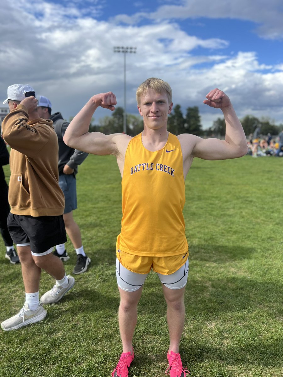 Conner Neuhalfen (Ivan Drago) adds to his state schedule by placing 2nd in the 200 with a time of 22.35🥈#HeisFast