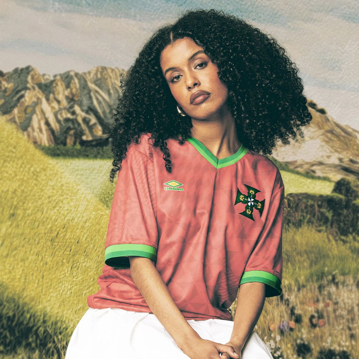 The Portugal Iconic Graphic Jersey from Umbro's 'United by Umbro' collection celebrates the unifying spirit of football.

Read more: footballshirtculture.com/lifestyle/port…

#portugal #umbro #footballshirts #soccerjersey #newkits