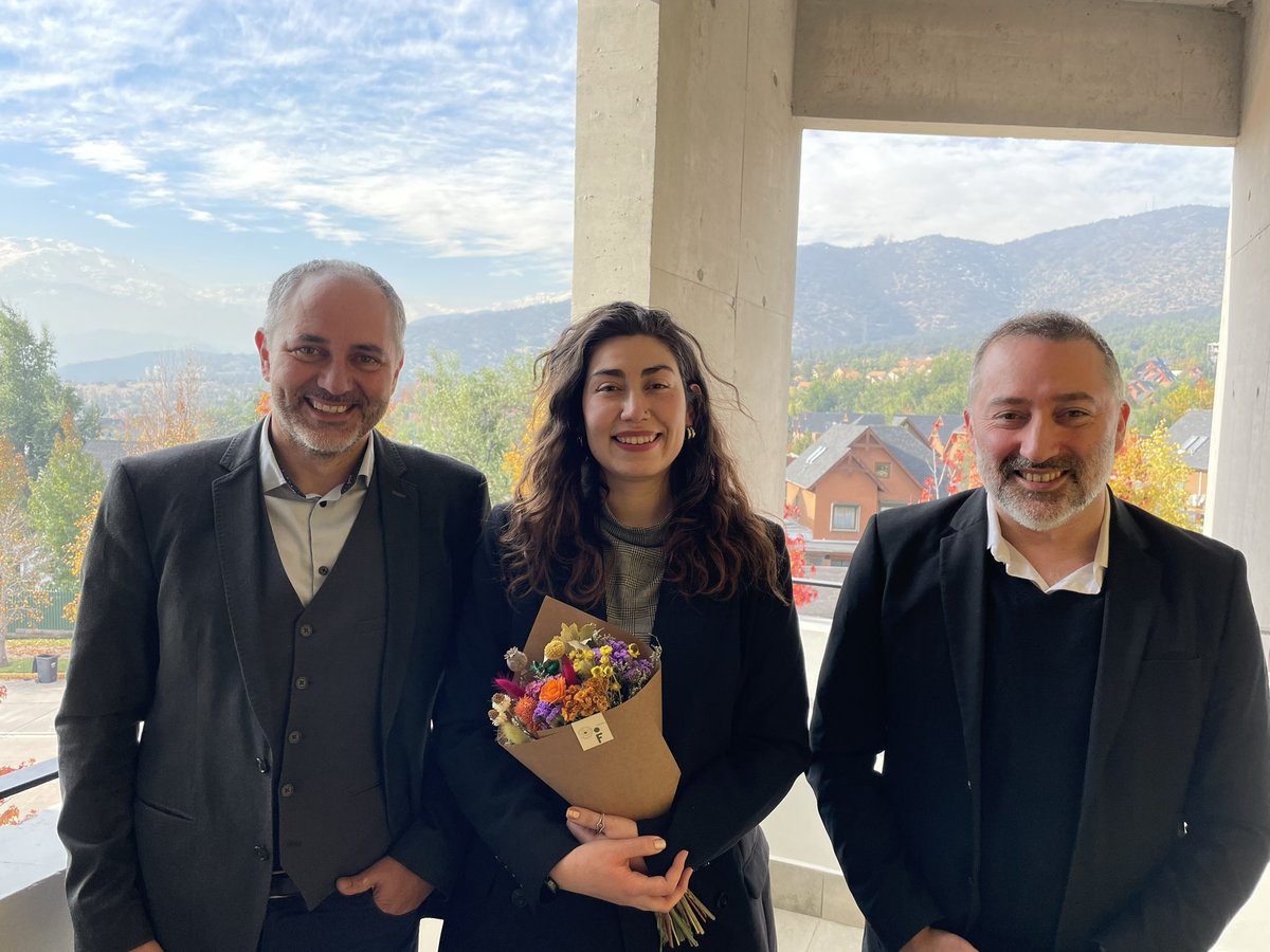 LaNA 🧠 (@neuroudd) on Twitter photo ¡Felicidades! a nuestra querida <a href="/clpizarroc/">Claudia Pizarro</a> que hoy obtuvo su grado de doctora 🎓 🧠 👏🏼 . Con distinción máxima en la excelente defensa de su tesis doctoral en interocepción, atención y emoción🫀&🧠 #PhD #congrats #science #affectiveneuroscience ¡Felicidades! a nuestra querida <a href="/clpizarroc/">Claudia Pizarro</a> que hoy obtuvo su grado de doctora 🎓 🧠 👏🏼 . Con distinción máxima en la excelente defensa de su tesis doctoral en interocepción, atención y emoción🫀&🧠 #PhD #congrats #science #affectiveneuroscience